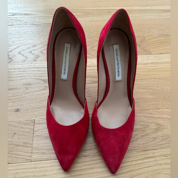 Diane Von Furstenburg Red Suede Pointy Pumps Heels 8M / 38 - Picture 2 of 6